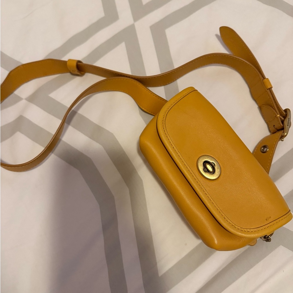 COACH Vintage Turnlock Flare Belt bag